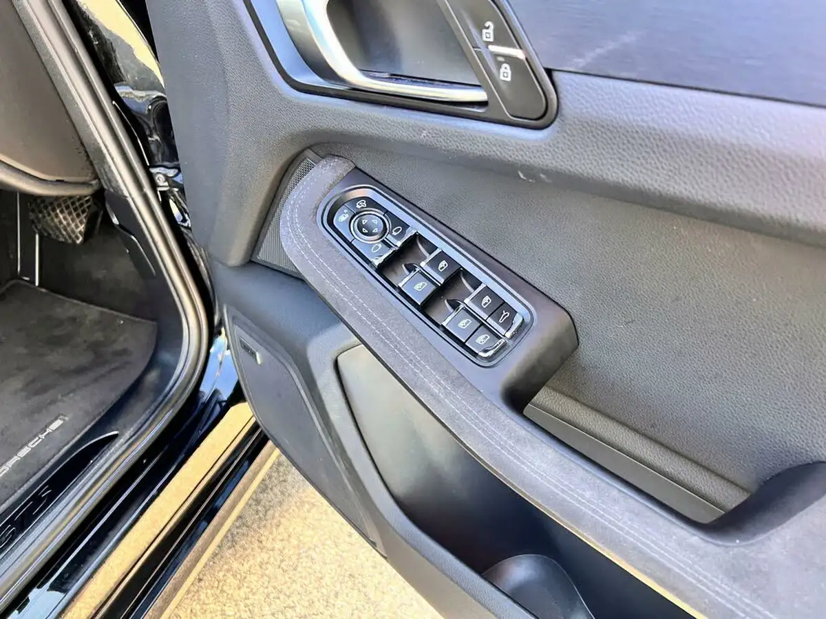 2020-porsche-macan-29-v6-gts-big-28