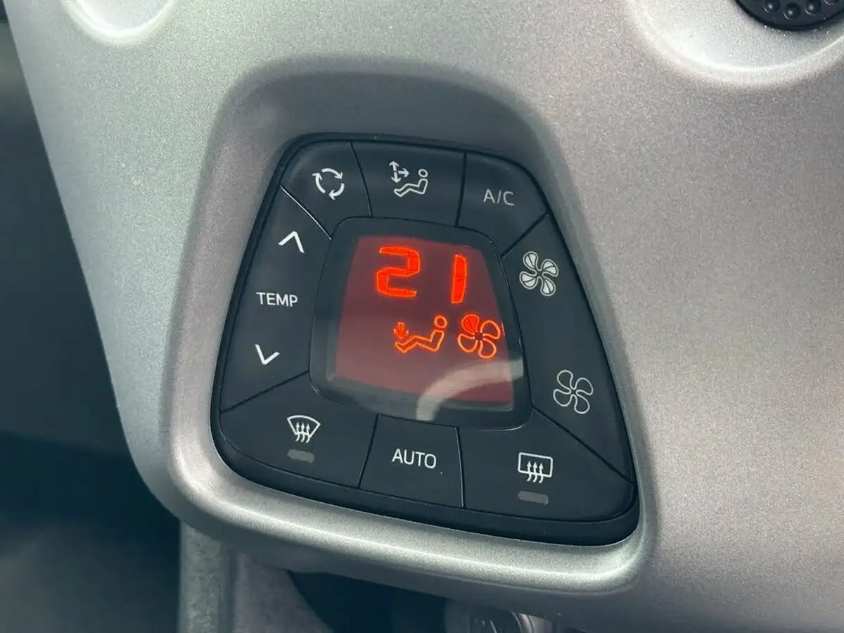 2018-toyota-aygo-10-vvt-i-x-press-71bhp-big-26