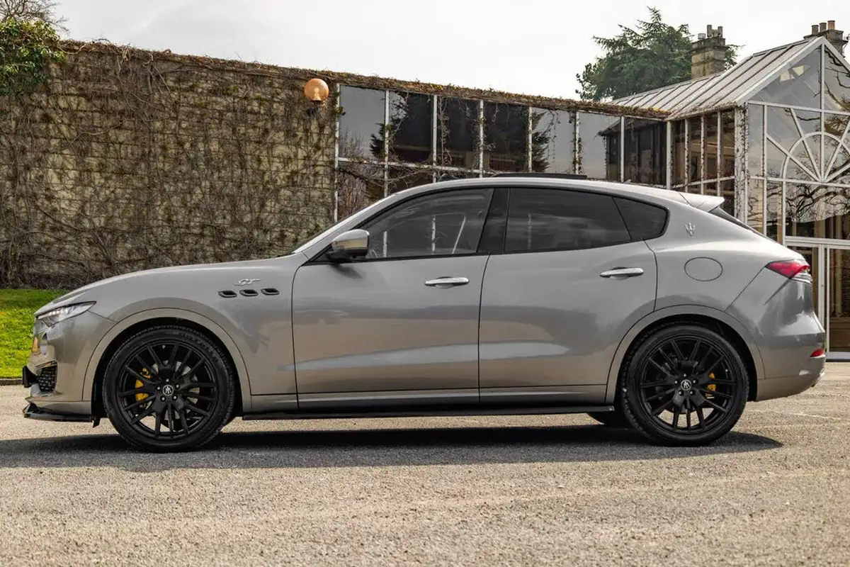 2022-maserati-levante-20-gt-big-12
