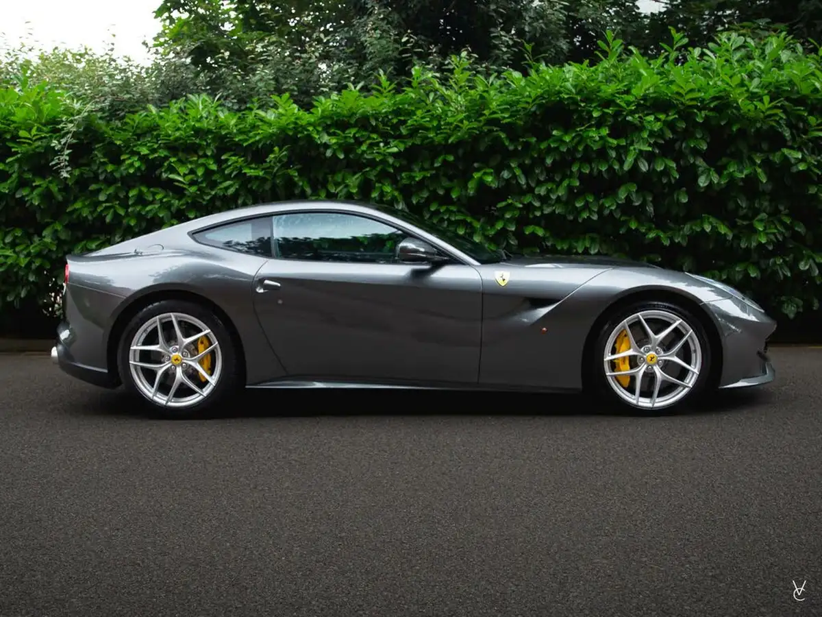 2013-ferrari-f12berlinetta-62-big-7