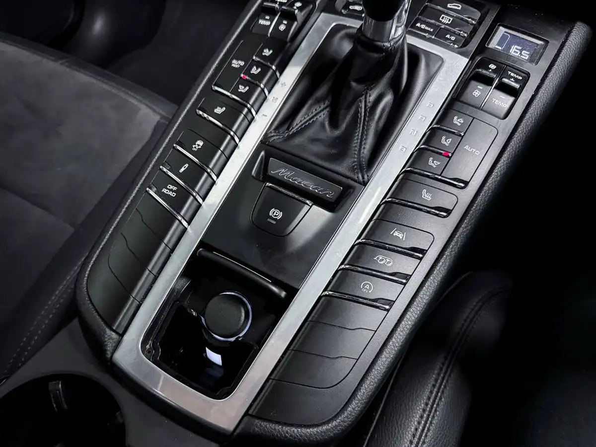 2019-porsche-macan-30-v6-s-big-27