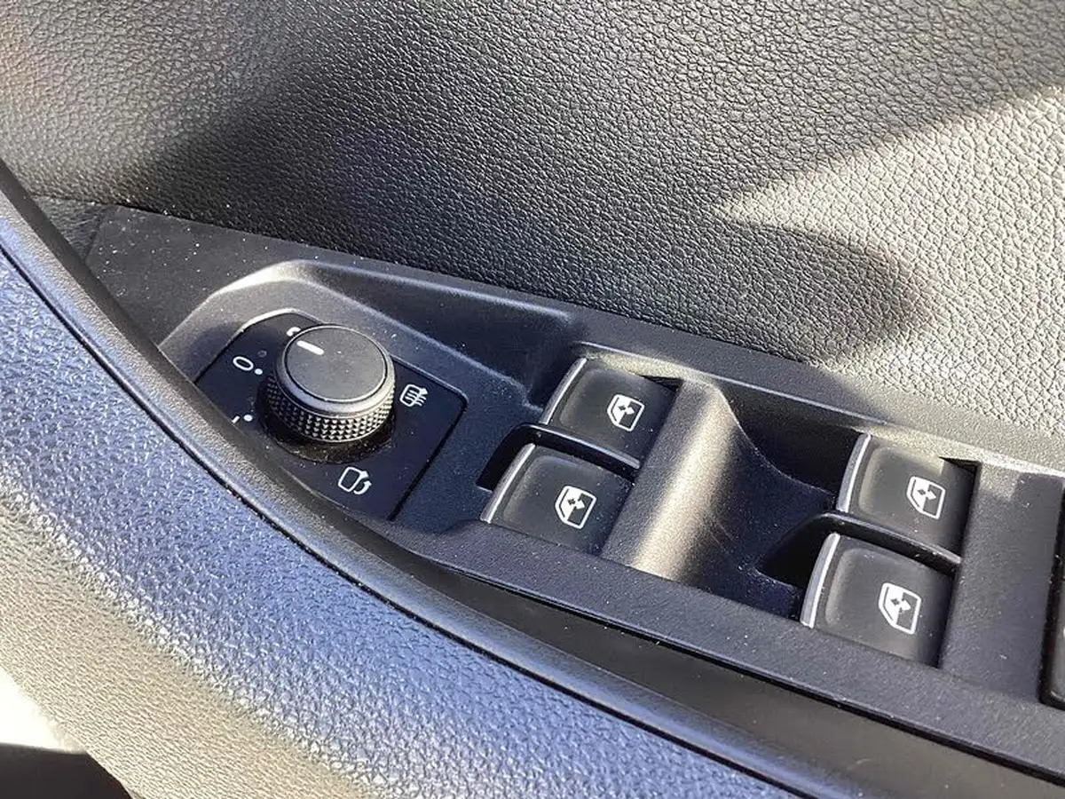 2019-skoda-karoq-10-tsi-se-l-big-34