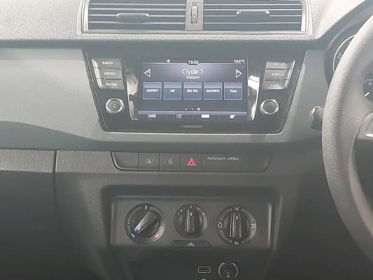 2019-skoda-fabia-10-mpi-s-hatchback-big-6