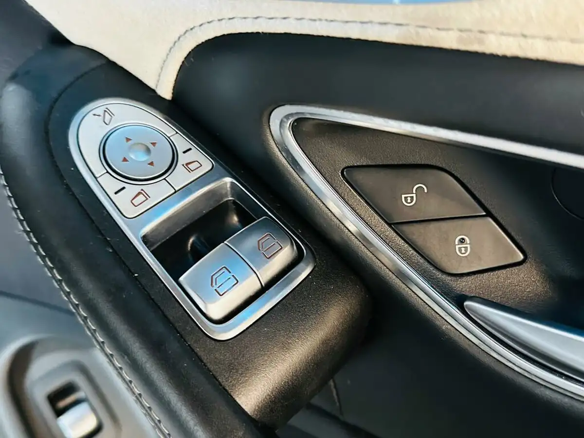 2017-mercedes-benz-c-class-40-c63-amg-s-510ps-premiumss-coupe-2d-speedshift-mct-big-50