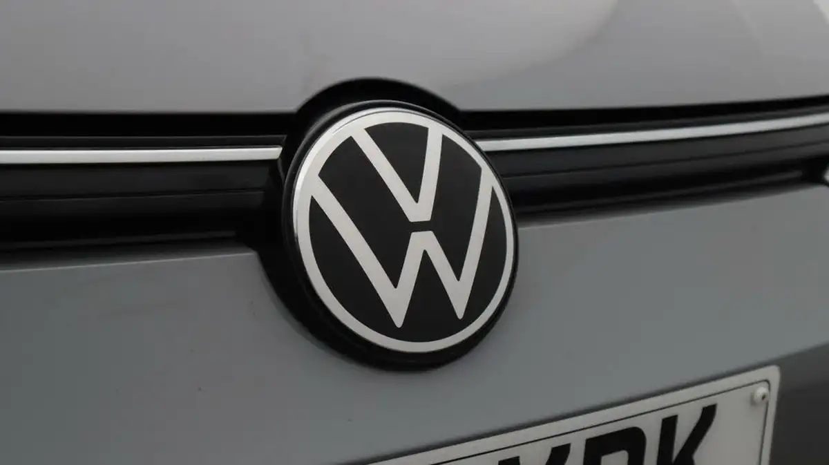 2021-volkswagen-golf-15-tsi-r-line-150ps-hatchback-big-22