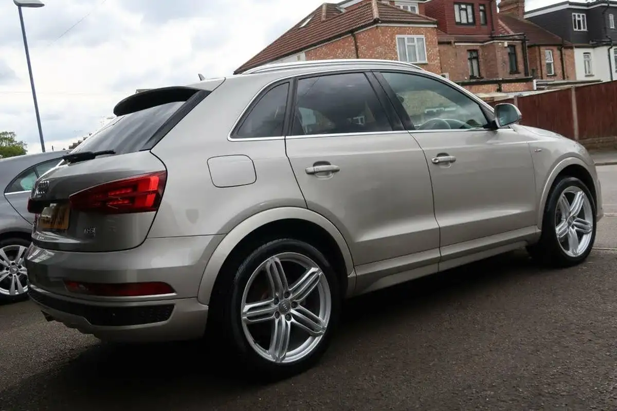 2015-audi-q3-20-quattro-s-line-plus-180ps-ss-tronic-big-3