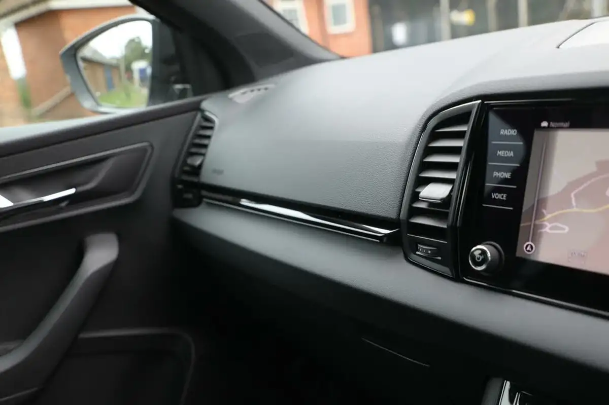 2023-skoda-karoq-20tdi-sportline-4x4-dsg-big-18