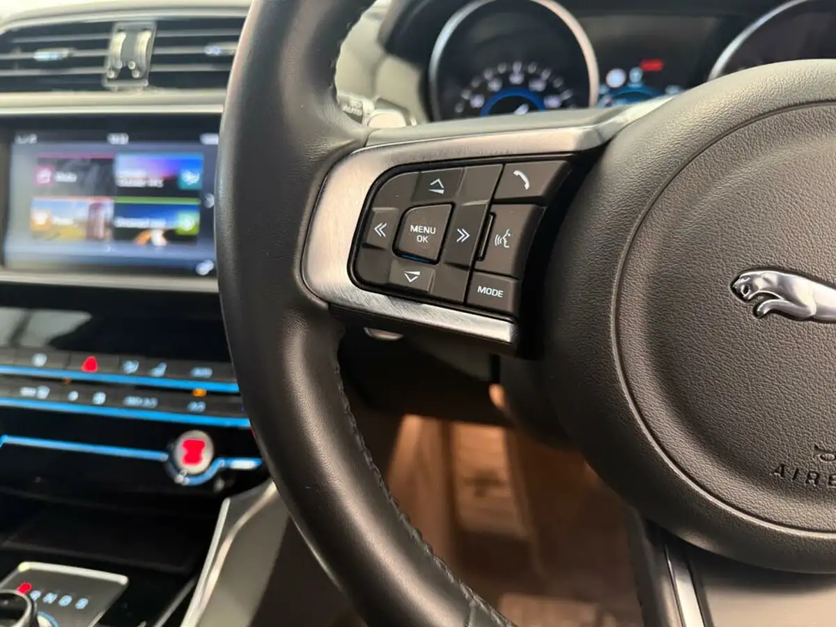 2018-jaguar-xe-20i-r-sport-200ps-1999cc-big-17
