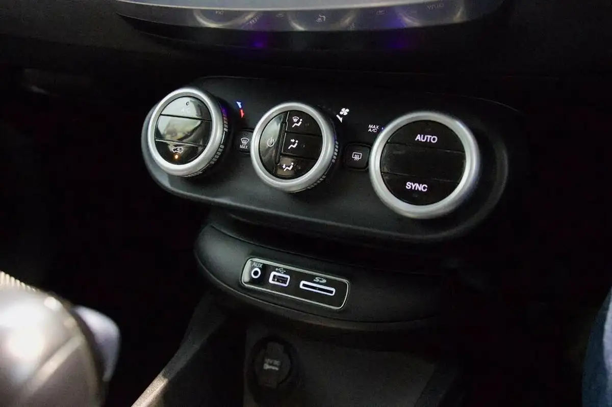 2016-fiat-500x-20multijet-cross-plus-auto-big-21