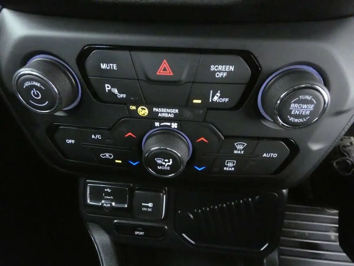2021-jeep-renegade-13-gse-limited-big-11