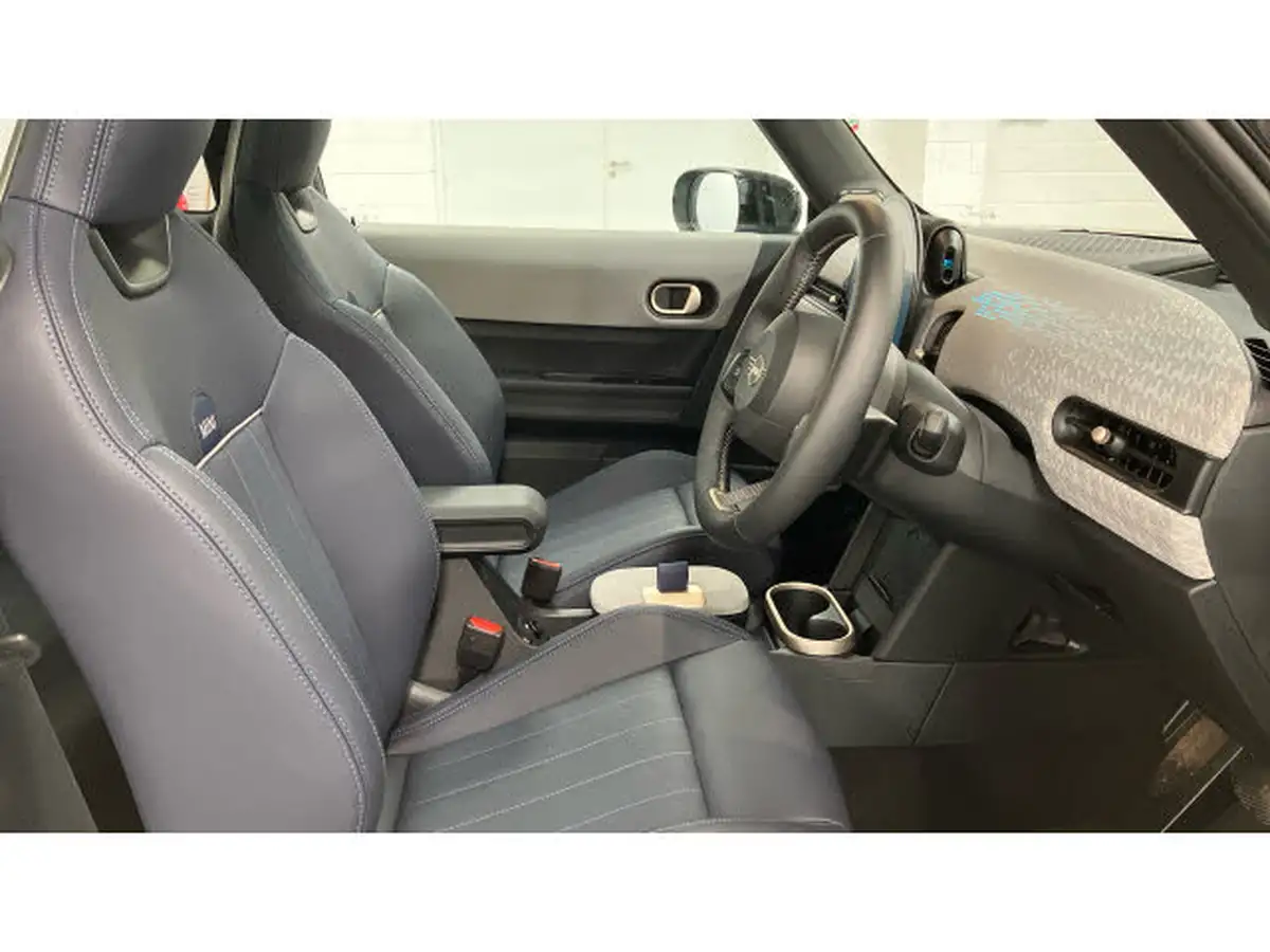 2024-mini-cooper-15-cooper-c-exclusive-3d-big-10