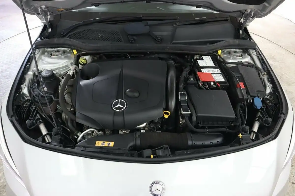 2017-mercedes-benz-cla-21d-cla-220-amg-line-coupe-4d-big-9