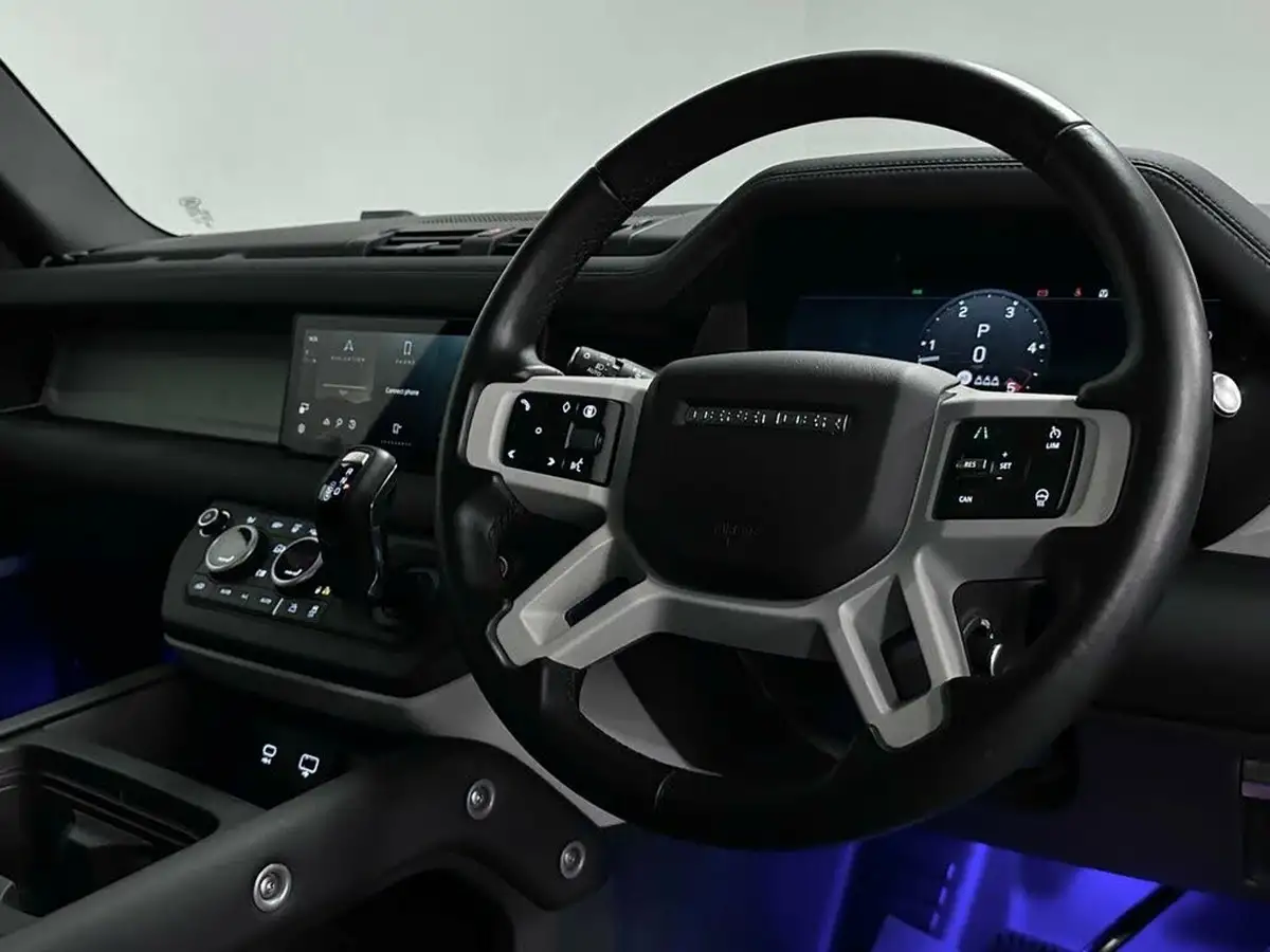 2024-land-rover-110-defender-30-d250-xs-edition-big-24