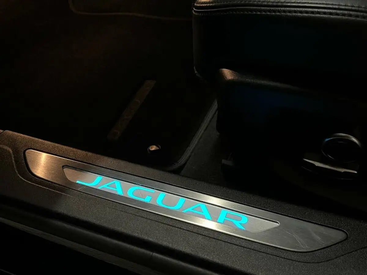 2019-jaguar-xf-20i-portfolio-249ps-ss-sportbrake-5d-big-45