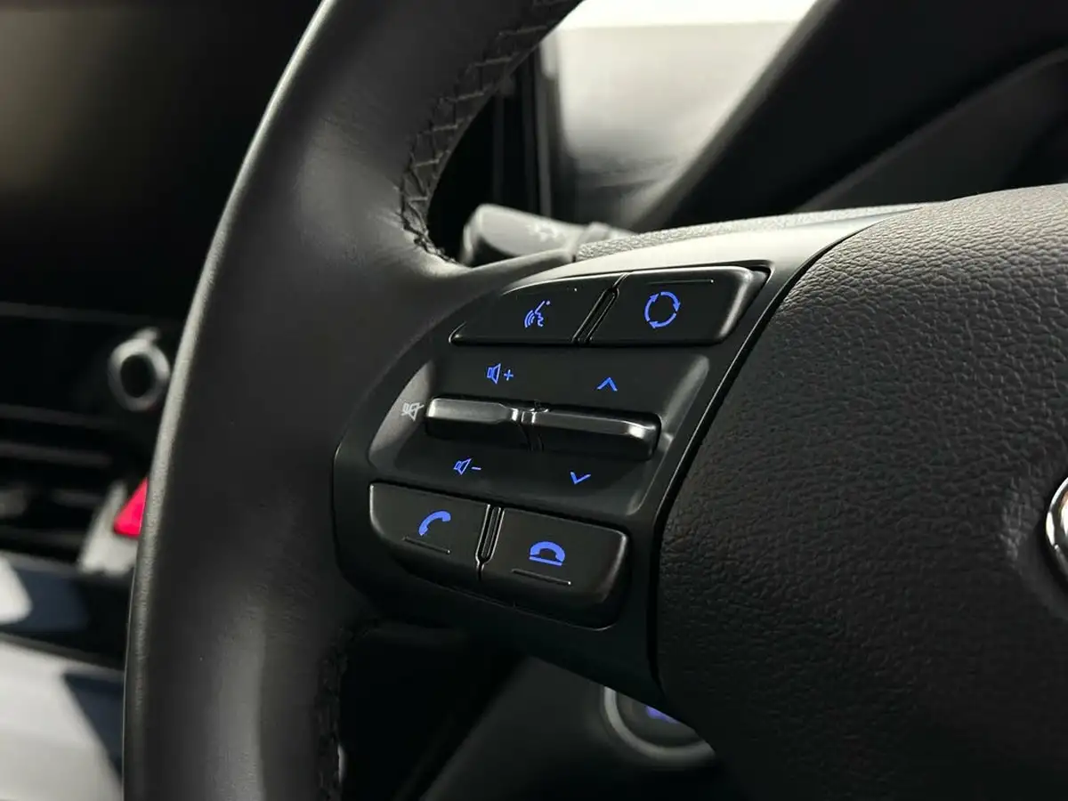 2022-hyundai-ioniq-16-gdi-premium-hybrid-big-12