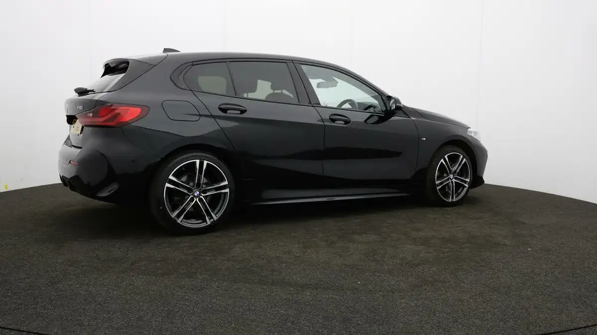 2021-bmw-1-series-15-118i-m-sport-lcp-dct-big-27