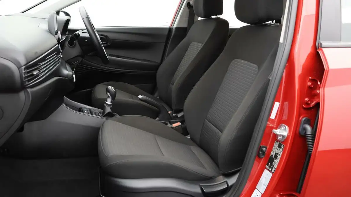 2023-hyundai-i20-10-t-gdi-se-connect-eclutch-imt-big-13