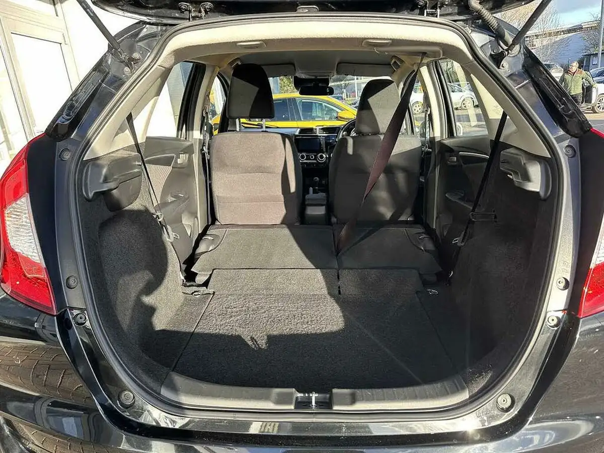 2018-honda-jazz-15-i-vtec-sport-big-13