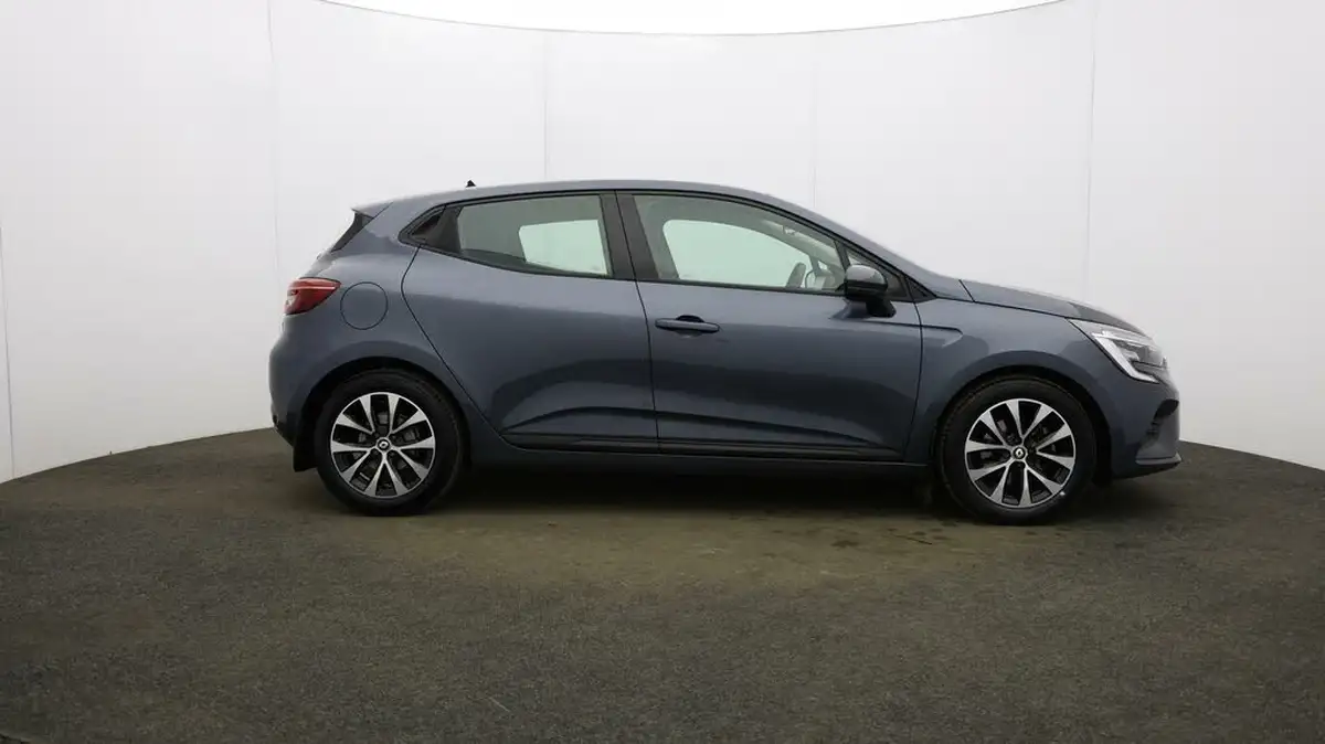2022-renault-clio-16-iconic-big-42
