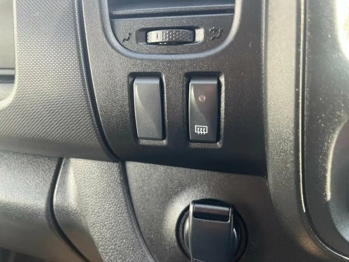 2021-renault-trafic-20dci-ll30-energy-120-business-panel-big-23