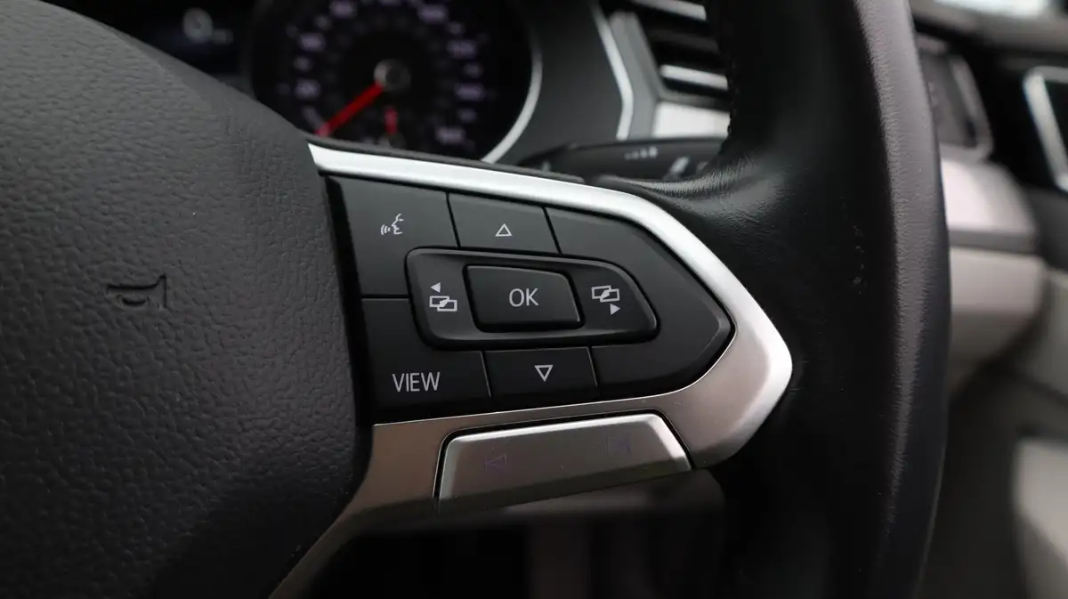 2020-volkswagen-passat-20tdi-sel-150ps-evo-saloon-4d-big-23