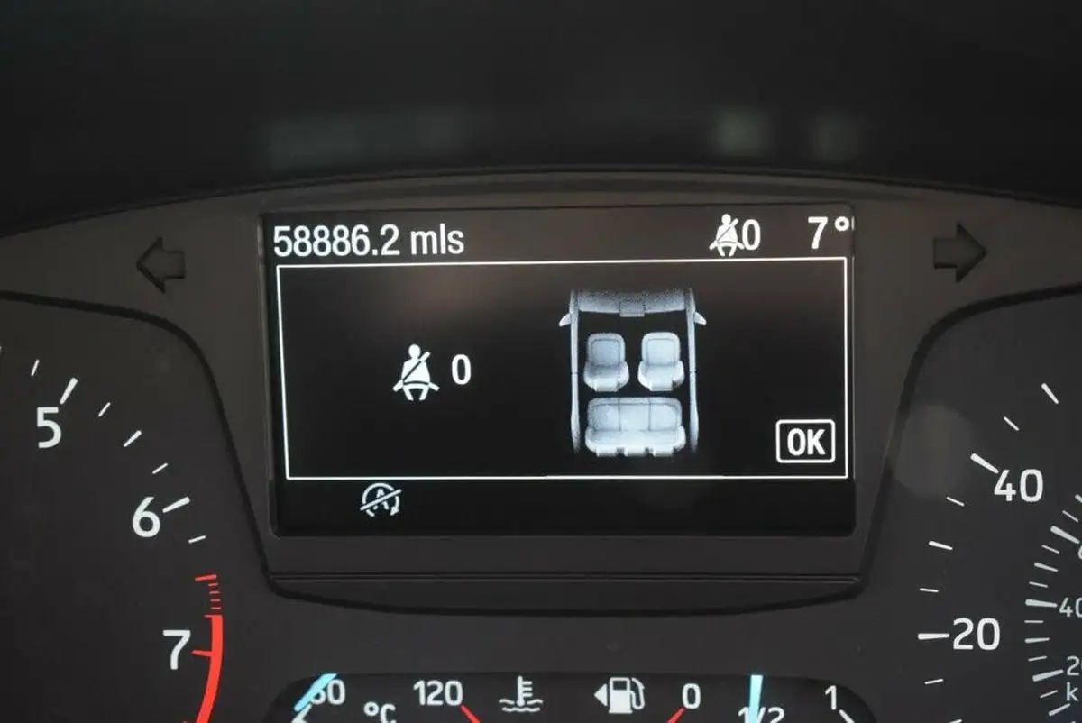 2017-ford-fiesta-11-ti-vct-zetec-5d-big-16