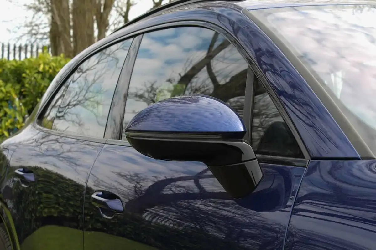 2024-porsche-macan-e-turbo-electric-big-12
