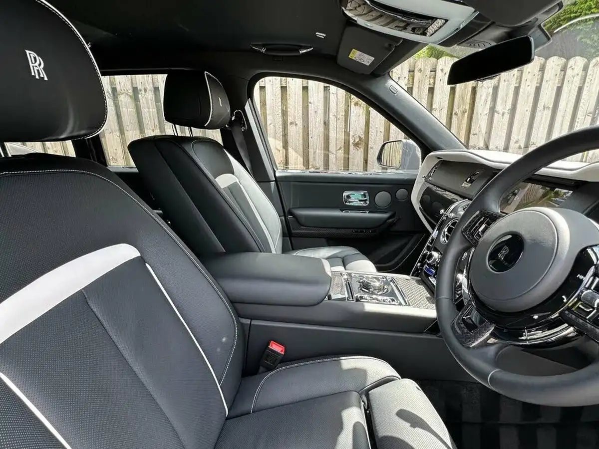 2022-rolls-royce-cullinan-675-black-badge-big-4