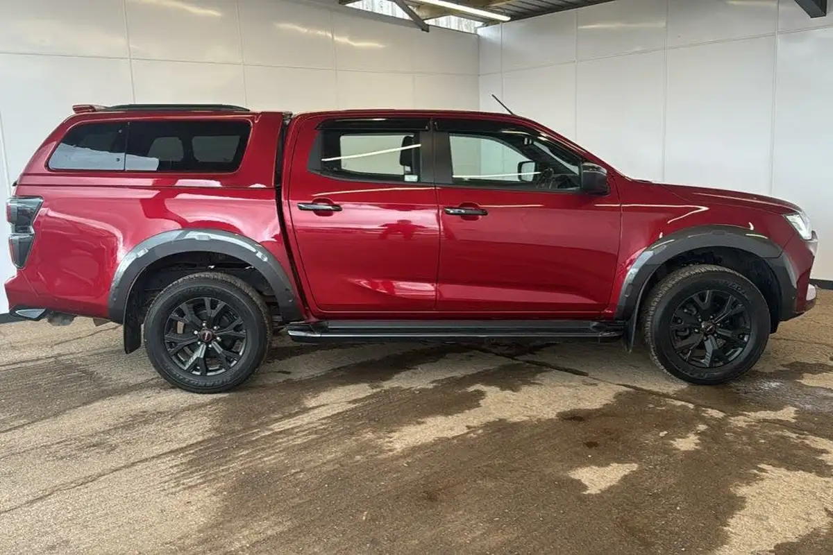 2023-isuzu-d-max-19td-v-cross-steel-edition-auto-big-7