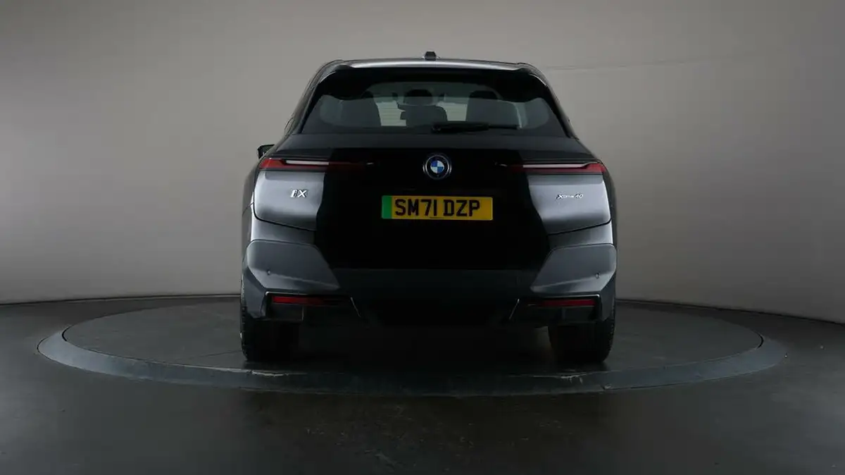 2022-bmw-ix-e-xdrive-40-sport-big-6