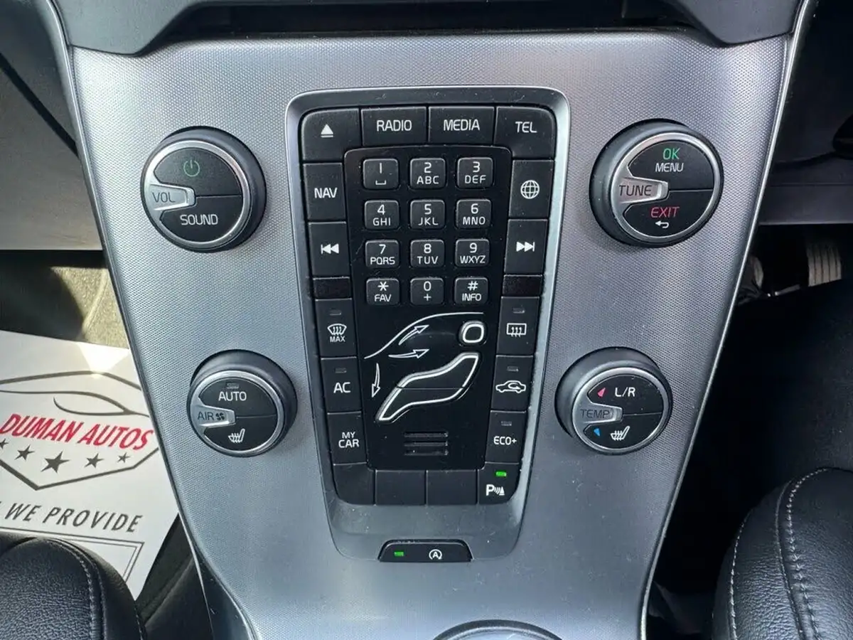 2016-volvo-v40-15-t2-inscription-big-19