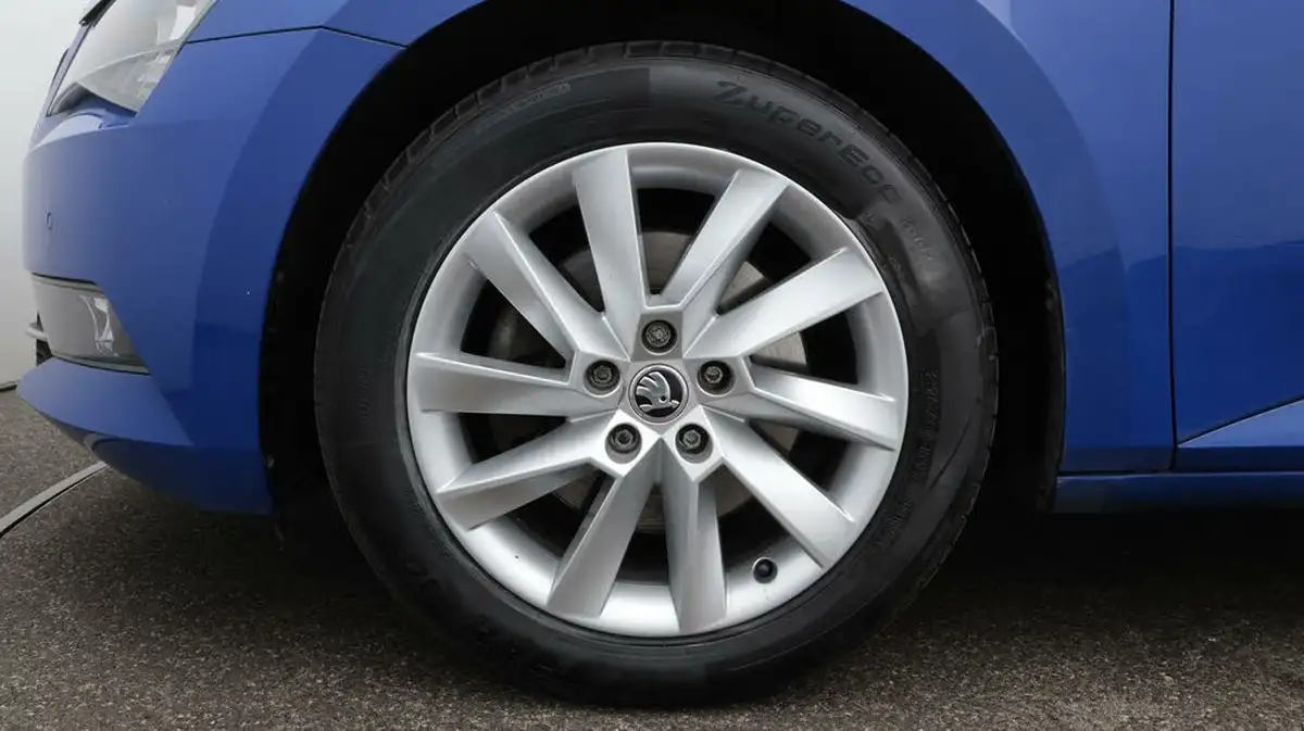 2019-skoda-superb-15-tsi-se-technology-estate-big-18