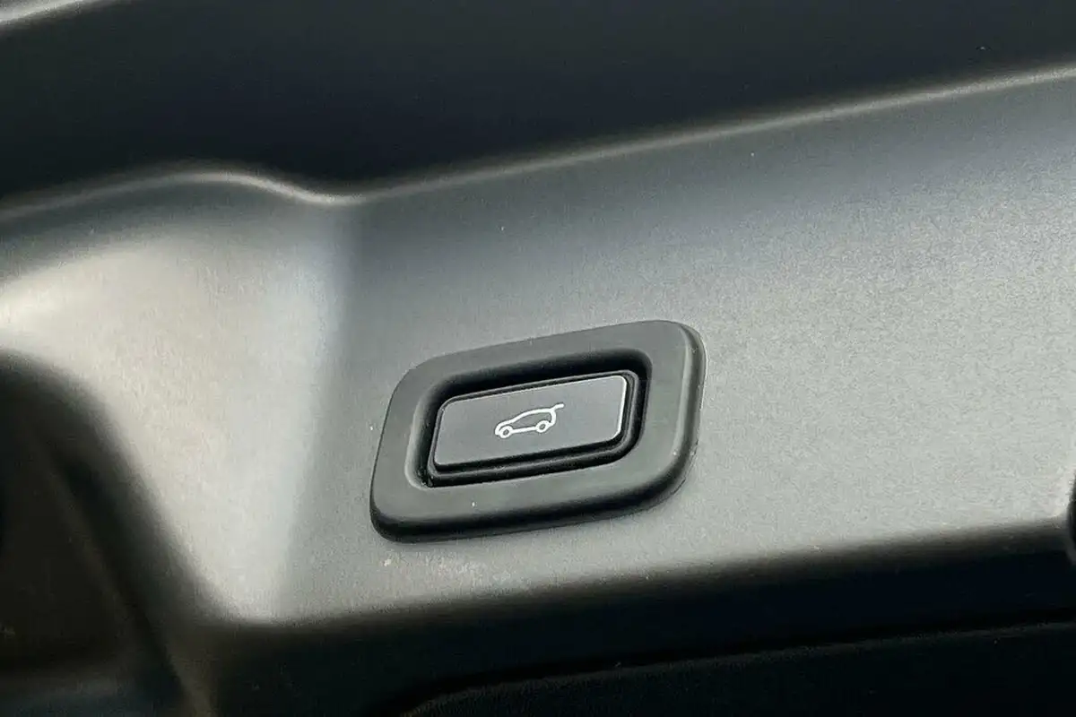 2020-land-rover-range-rover-evoque-20-d240-r-dynamic-hse-big-27