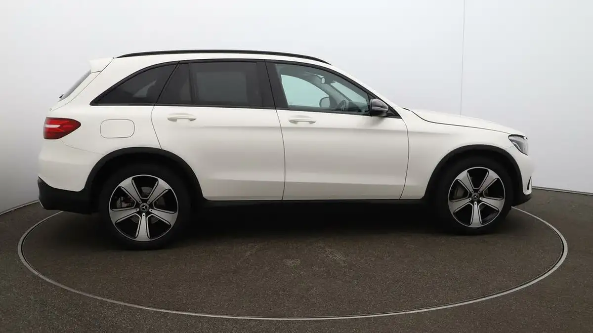 2019-mercedes-benz-glc-class-21d-glc220d-urban-edition-big-8