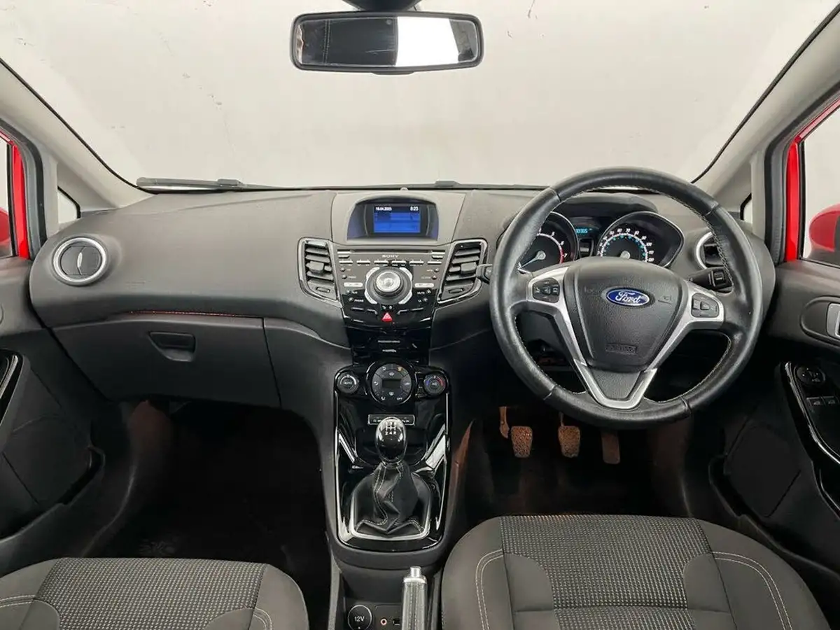2015-ford-fiesta-10t-titanium-125ps-ecoboost-ss-5d-big-10