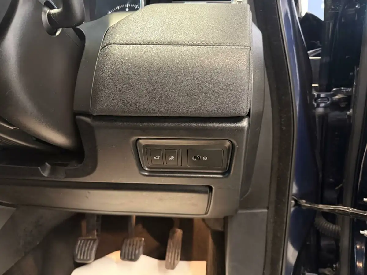 2016-land-rover-range-rover-evoque-20td4-se-tech-ss-hatchback-5d-big-18