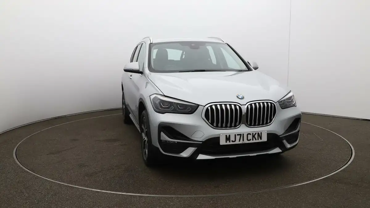2021-bmw-x1-15-sdrive18i-xline-big-34