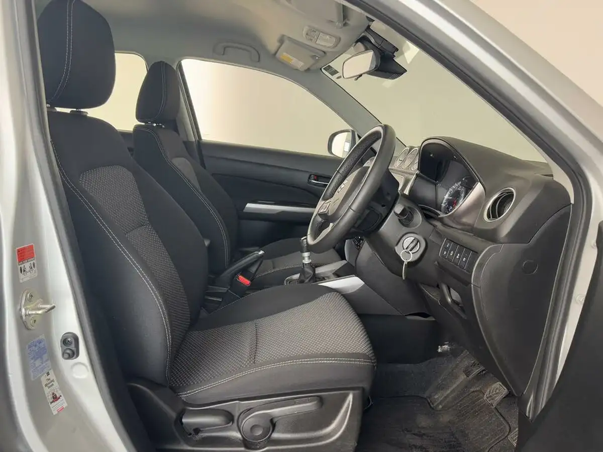 2022-suzuki-vitara-14-boosterjet-sz-t-big-22