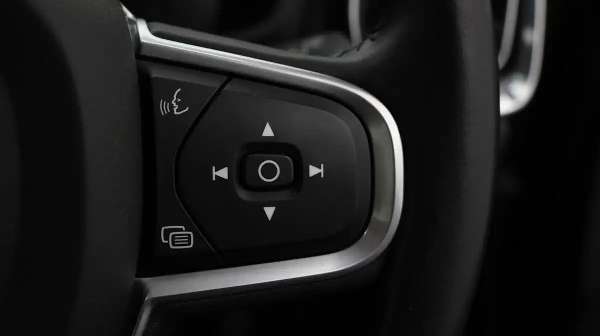 2019-volvo-v60-20td-d3-momentum-plus-geartronic-big-21