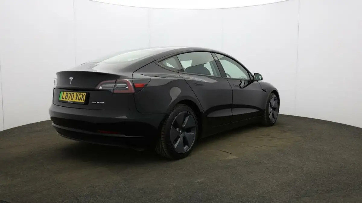 2020-tesla-model-3-e-long-range-big-51