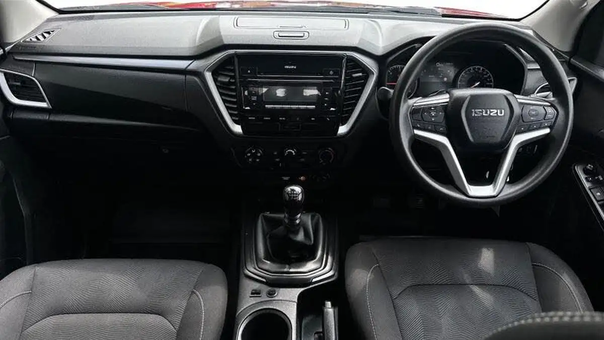 2022-isuzu-d-max-19td-dl20-double-pick-up-big-8