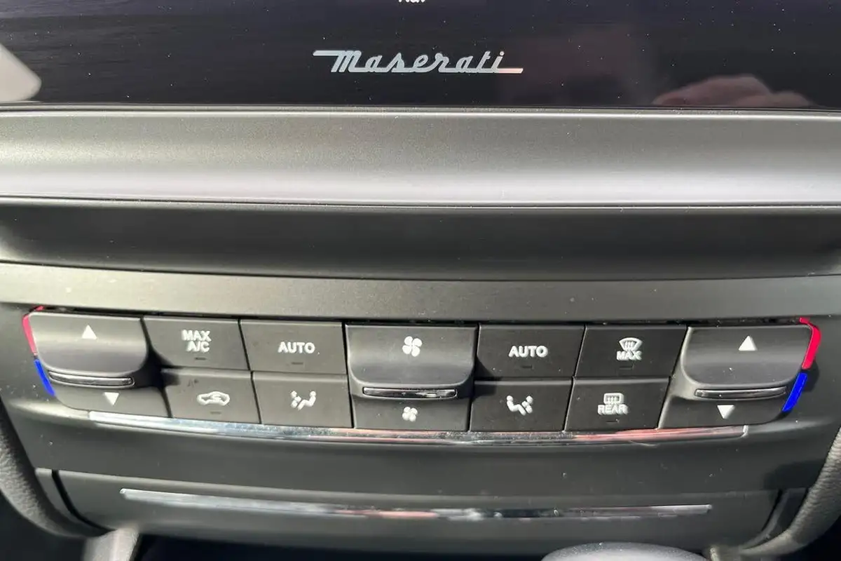 2022-maserati-ghibli-20-gt-1995cc-big-28