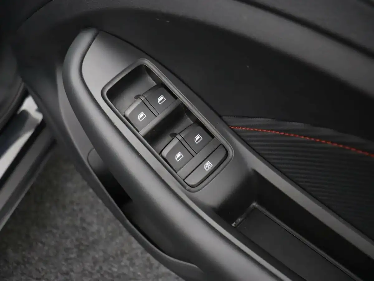 2022-mg-zs-suv-10t-gdi-excite-big-16