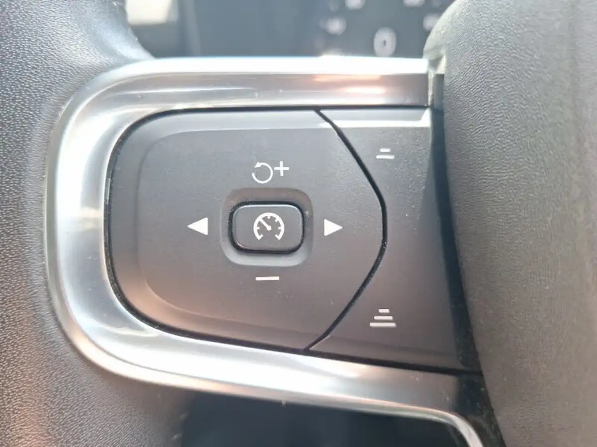 2021-volvo-xc40-15-t3-inscription-163bhp-geartronic-big-16
