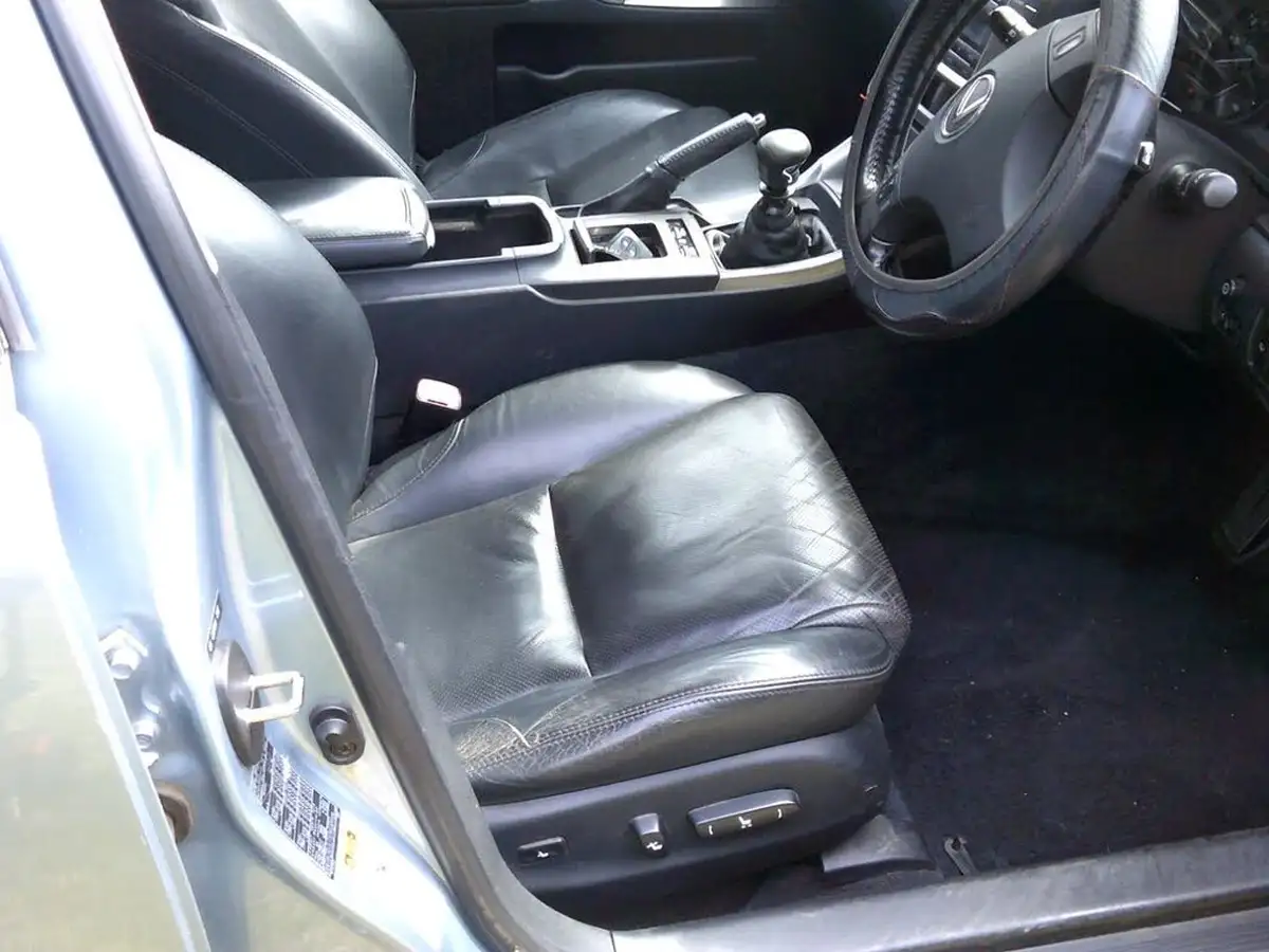 2006-lexus-is-220d-22td-se-big-7
