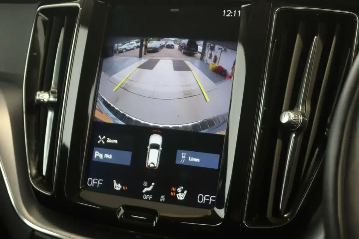 2019-volvo-xc60-20-t4-edition-big-16