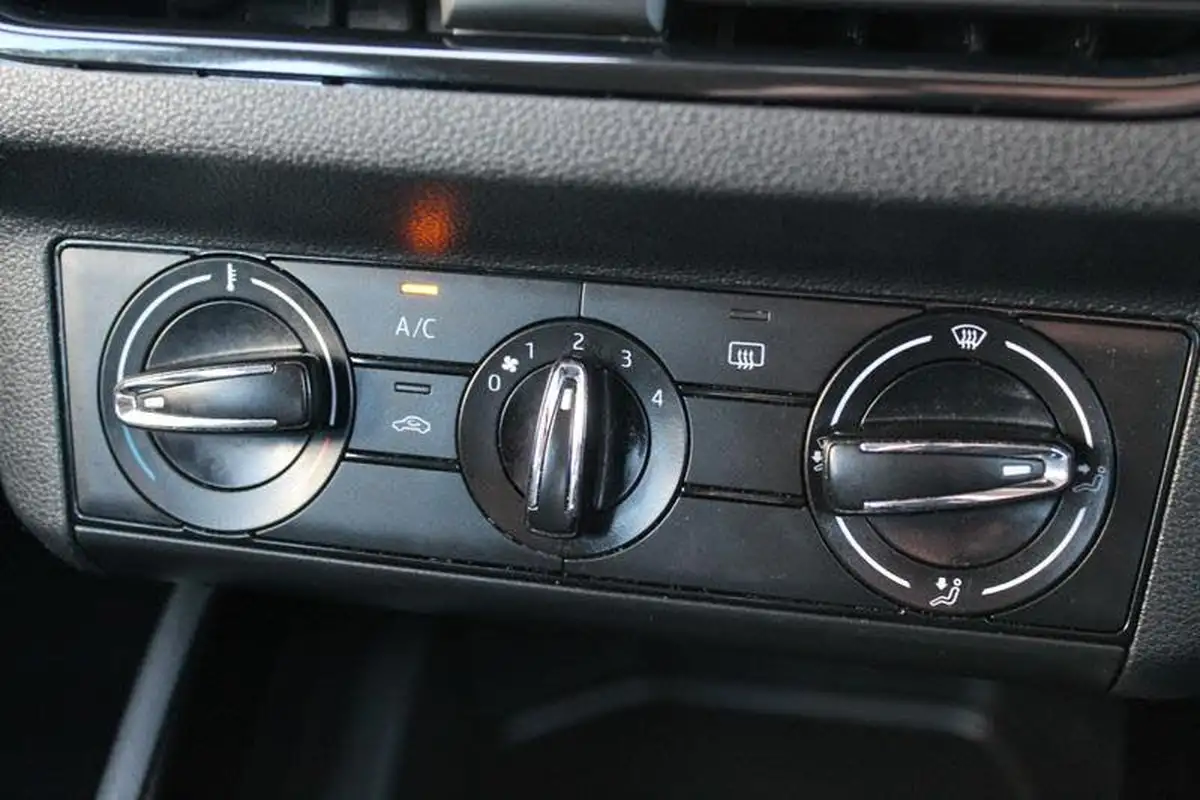 2021-skoda-scala-10-tsi-se-109ps-dsg-big-16