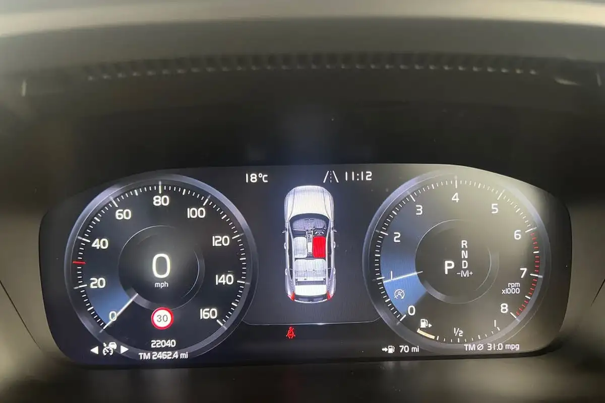2022-volvo-xc40-15-t3-r-design-auto-big-6