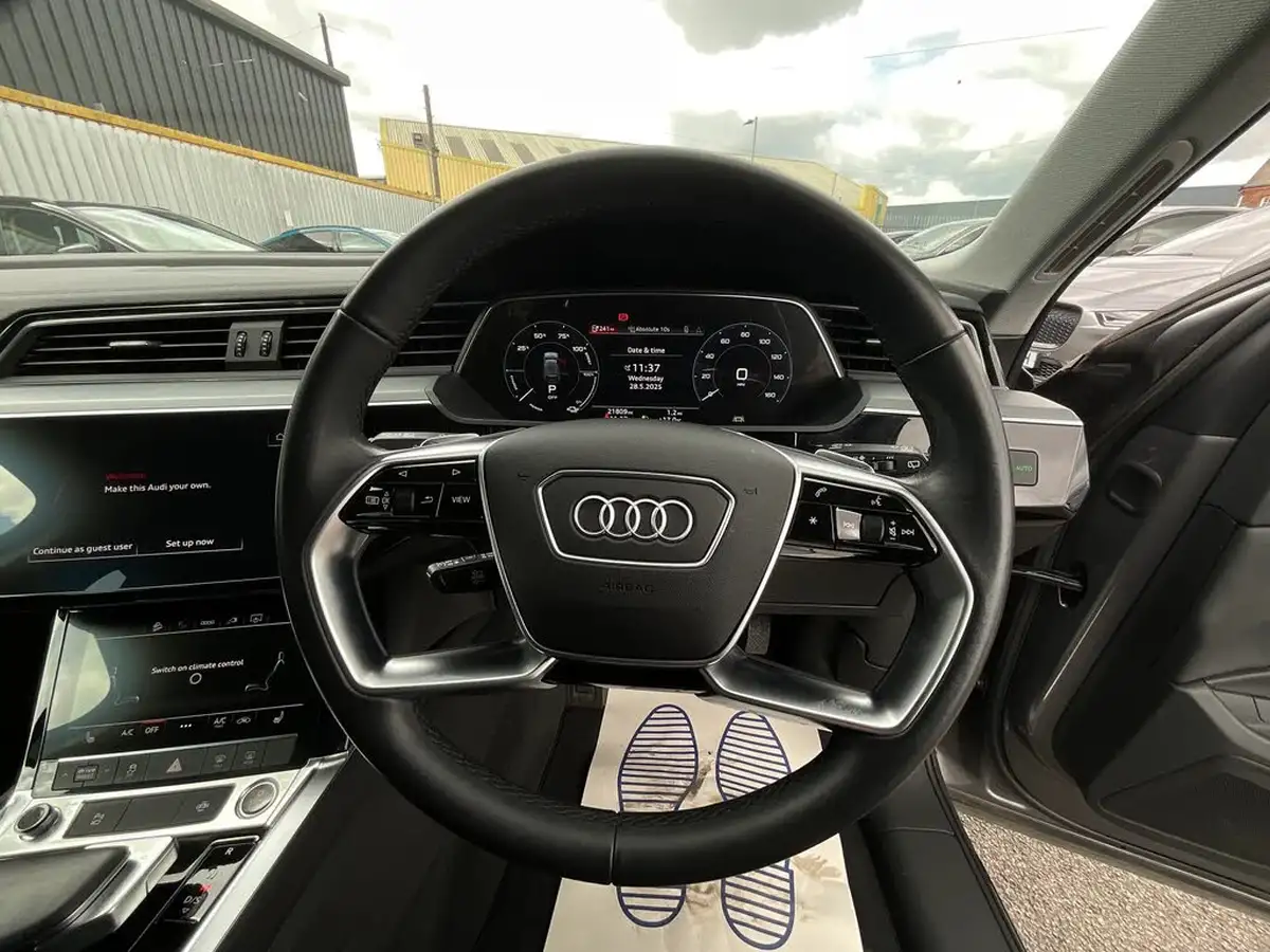 2022-audi-e-tron-55e-technik-station-wagon-big-28
