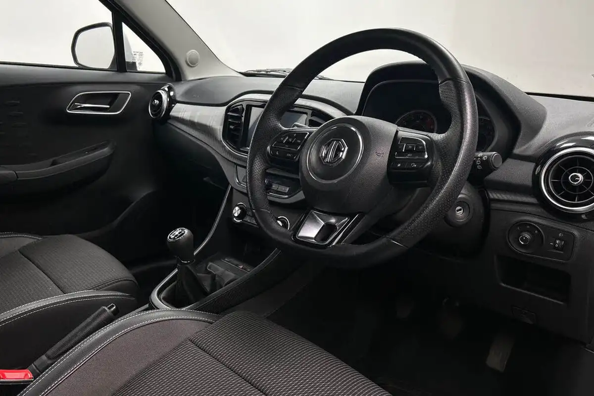 2022-mg-mg3-15-vti-tech-exclusive-nav-big-6